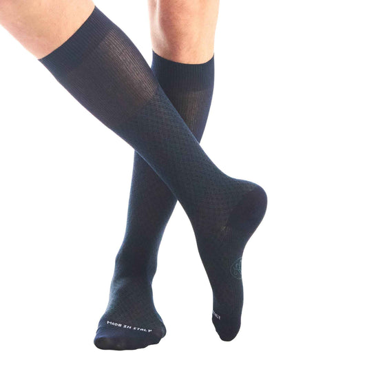 Box calza lunga cotone Filo di Scozia con polsino inglese e Cravatta in seta fatta a mano- VERDE SCURO LARICE