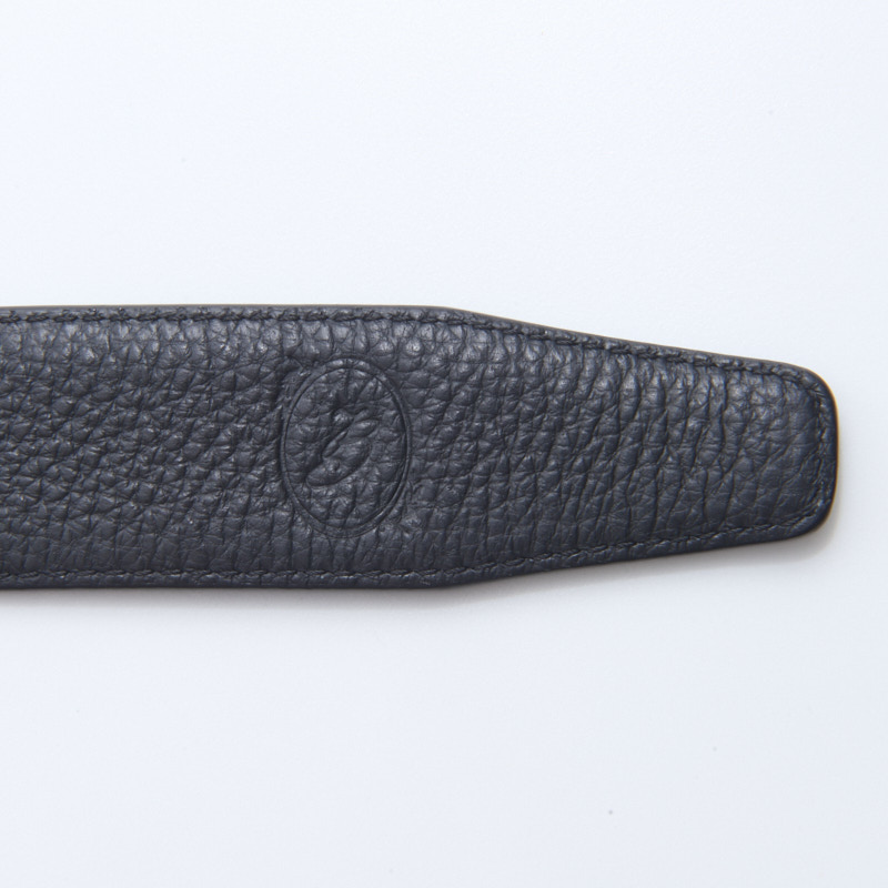 luxury-barocco-italiano-cintura-pelle-dettaglio-logo-nero.jpg